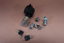 07-12 Harley Davidson FLHTCUI Electra Glide Ultra IGNITION SWITCH LOCK SET W KEY picture