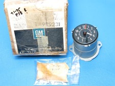 NOS GM 1971-1975 Pontiac Bonneville Catalina Grandville Electric Clock 989231 picture