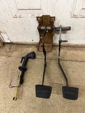 1995- 1999 Chevy GMC 1500 2500 3500 Clutch & Brake Pedal Assembly OEM picture