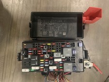 2008 - 2011 Buick Lucerne Cadillac DTS Rear Seat Fuse Box Relay OEM 13599107 picture