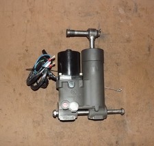 Evinrude Etec Hydraulic Power Trim Tilt 5009035 with pins picture