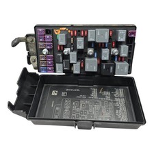 2009-2012 Chevrolet Malibu 2.4L Fusebox Fuse Box Relay Module Oem picture