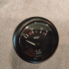 VDO  Ocean Line 32 Volt Gauge, carbon Face Black 18-32 volts picture