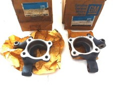 NOS 1985-1999 BUICK CADILLAC OLDSMOBILE PONTIAC REAR SUSPENSION KNUCKLE SET picture
