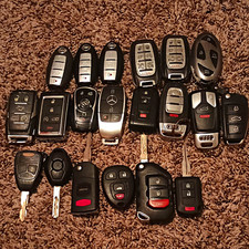Key Fob Remote Lot of 20 Nissan Kia Audi And More Lot Used Oem MIX picture