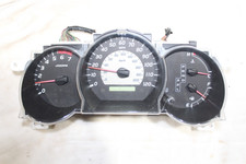 05-15 Toyota TACOMA DASH Instrument Cluster GAUGES Speedometer 2.7 Auto 2wd 88 picture