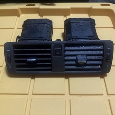 2009 Volvo S40 Center Dash AC Vents picture