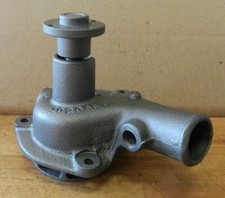 1940-49 International Green Diamond truck 175 214 233 rebuilt water pump 102066H picture