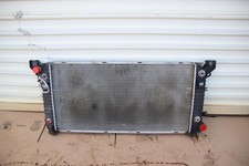 2014-2016 CHEVY SILVERADO 1500 5.3L ENGINE COOLING RADIATOR W/O TOW PACKAGE OEM picture