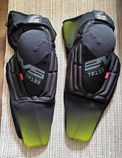 EVS TP199 Knee Guard Set S/M Black/Green Adjustable Motocross 2pc picture