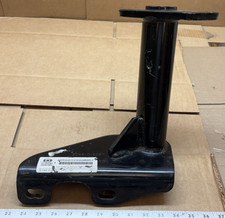 Genuine UD Trucks RH S-Cam Bracket Air Brake Camshaft Bracket OEM ARP683299Q6257 picture