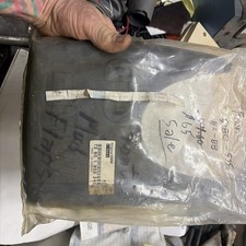 BMW E28 mud flaps rear set 72601902240 NOS picture