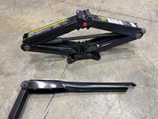 2013 - 2019 Buick Encore Jack & Wrench Kit 13581403 OEM picture