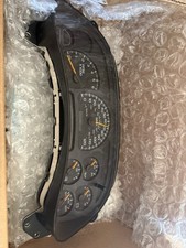 2005 GMC Yukon Instrument Cluster Speedometer Odometer picture