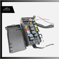 2006 2007 Chrysler 300C 5.7 hemi engine bay fuse box oem picture