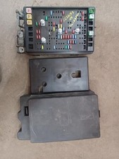 2004-2005 GMC Envoy Engine Fuse Box OEM picture