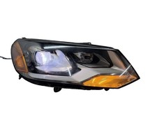 2011-2014 Volkswagen Touareg RH Passenger Xenon HID Headlight Complete OEM  (15) picture