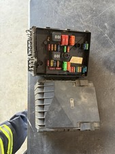 Volkswagen GTI Golf MK6 HATCH Front Driver Left Engine Fuse Box picture