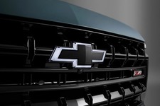 2025-27 Chevrolet Suburban Tahoe Bowtie Illuminated Emblem Black OEM GM 85062596 picture