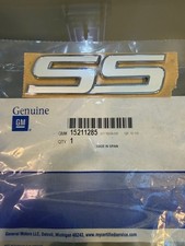 2005-2009 Chevrolet SS 2008-2010 HHR SS Door white Emblem new OEM picture