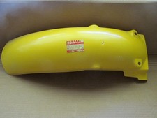SUZUKI NOS VINTAGE - REAR FENDER - RM100 - 1980-81    63111-40213-163 picture