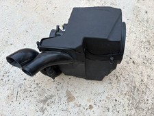 2012-2018 Ford Focus 2.0L FWD Air Cleaner Intake Filter Box Assembly OEM picture