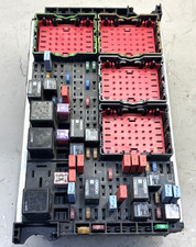 KENWORTH PACCAR FUSE ASSEMBLY CAB PDC P27-1147-0200 JUNCTION BOX picture