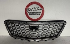 🌟OEM🌟TAKE OFF🌟19-23 Cadillac XT4 Premium Luxury Black & Chrome Grill W/Camera picture