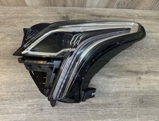 VERY NICE  2020-25 CADILLAC XT5  LH HEADLIGHT LED OEM ASSY PART # 84849607 picture