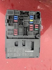 2013-2019 Nissan Versa Engine Fuse Box OEM picture