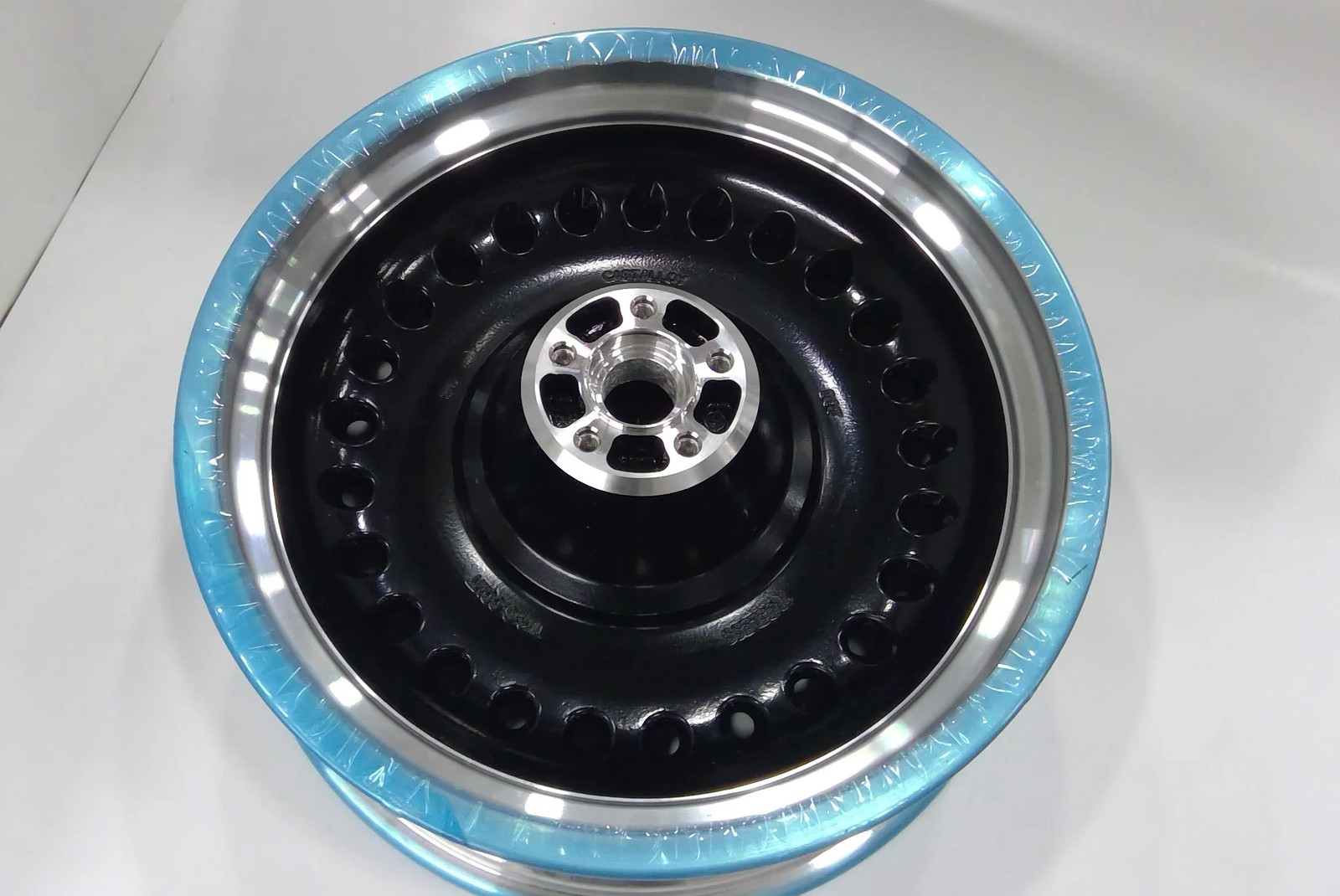 New Old Stock, Fits Harley Davidson Whl,Rr,Hole,Gblk,17X6 Part # 40900123 New Old Stock, Fits Harley Davidson Whl,Rr,Hole,Gblk,17X6 Part # 40900123