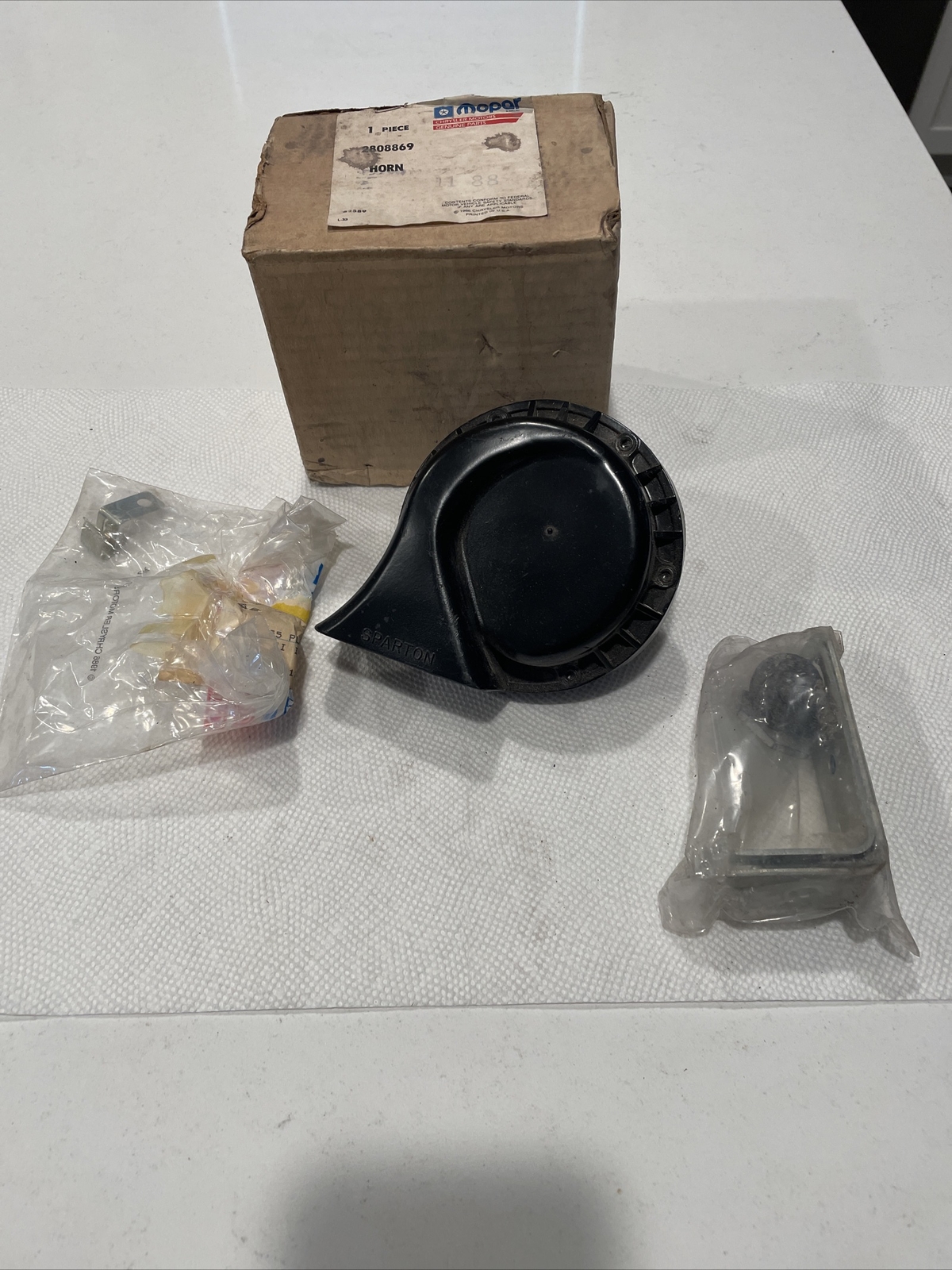 NOS Mopar 2808869 1971-76 Mopar B Body Horn OEM Satellite Charger
