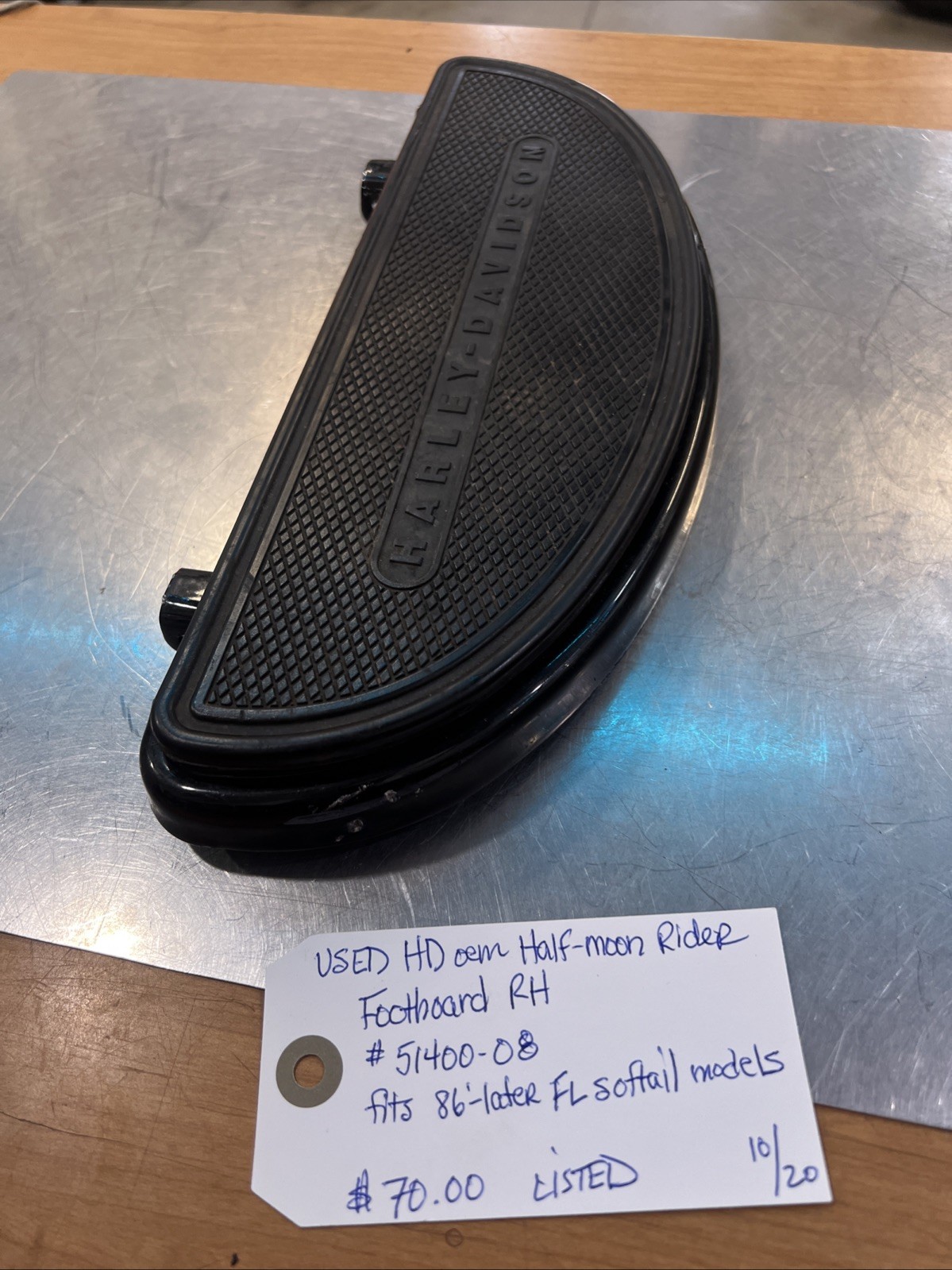 Harley Davidson oem Half-moon Rider Footboard Rh #51400-08 Harley Davidson oem Half-moon Rider Footboard Rh #51400-08
