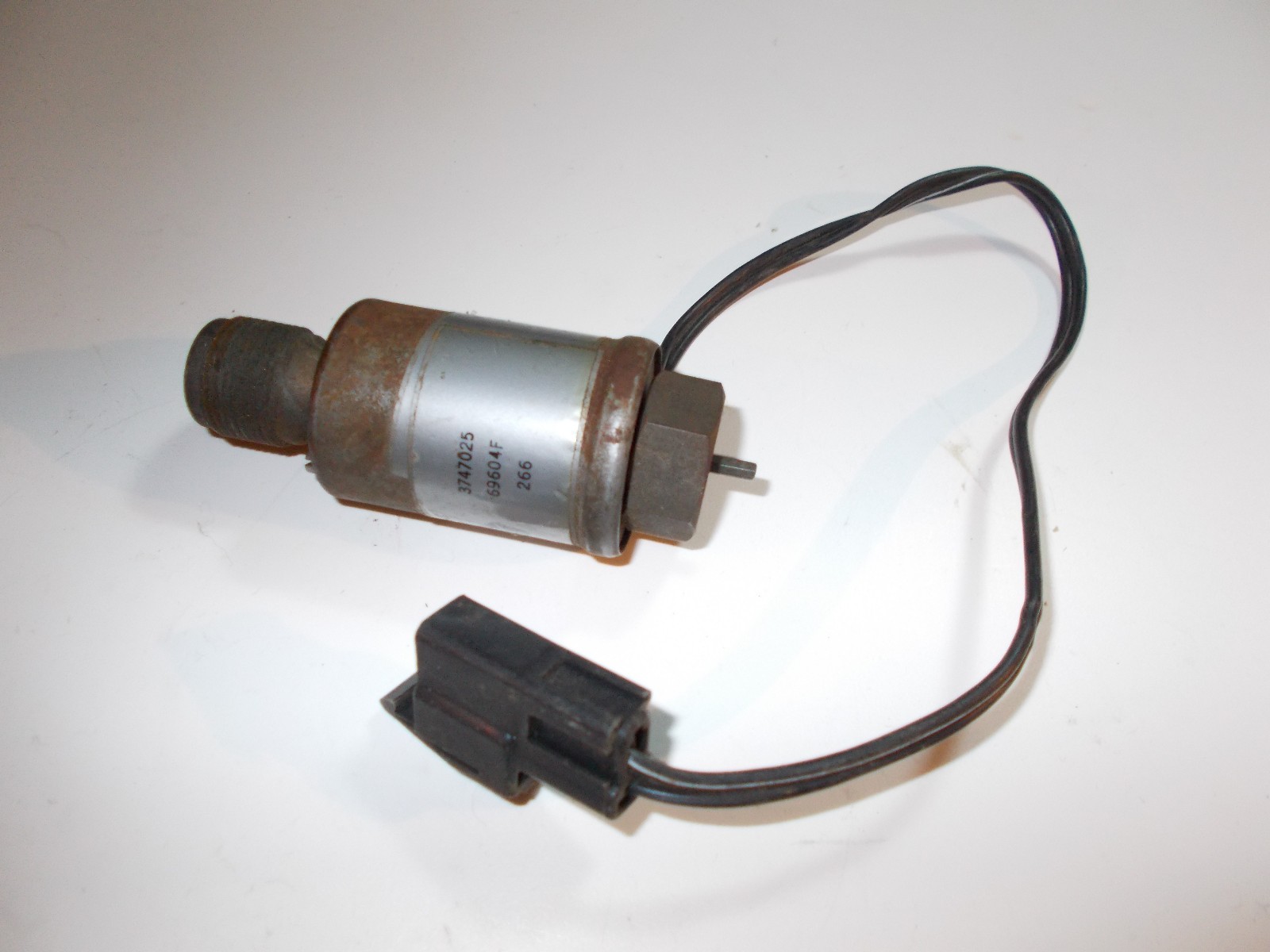 1974 75 76 DODGE TRUCK EMISSION SWITCH MAINTENANCE WARNING LAMP MOPAR 3747025 1974 75 76 DODGE TRUCK EMISSION SWITCH MAINTENANCE WARNING LAMP MOPAR 3747025