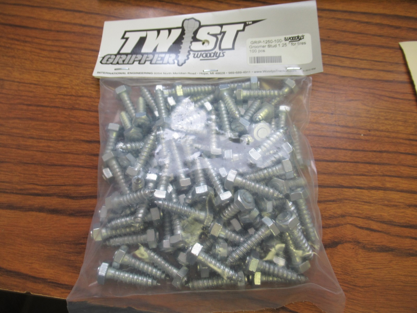 WOODY\'S ICE Gripper Twist Tire Screws 1.25in. 100pk  SKIDSTEER ATV UTILITY