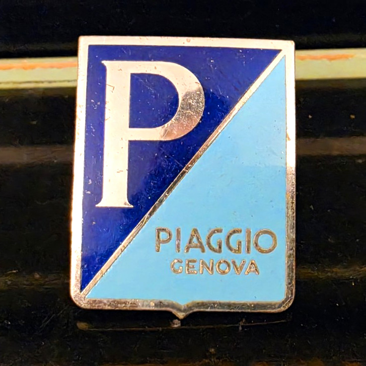 Original NOS Vespa Piaggio Badge 1950s Porcelain Clip On VL1-3 VB1 Fenderlight Original NOS Vespa Piaggio Badge 1950s Porcelain Clip On VL1-3 VB1 Fenderlight