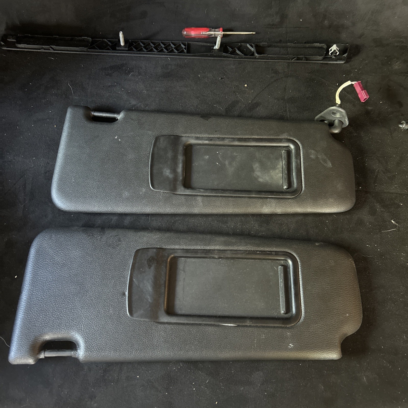 07 - 13 BMW E93 335i Convertible Sun Visor Left & Right OEM 07 - 13 BMW E93 335i Convertible Sun Visor Left & Right OEM