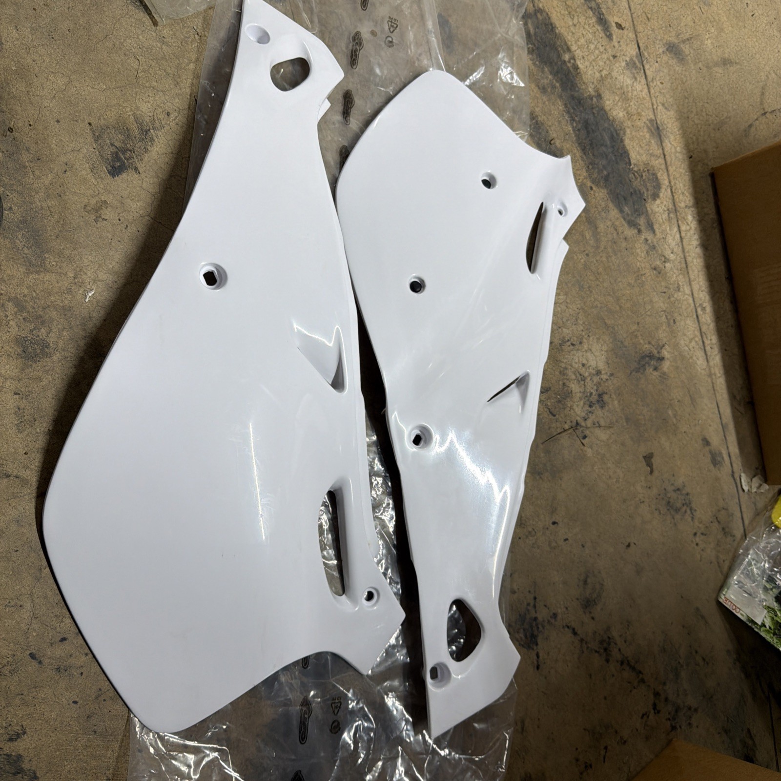 Nos UFO Side Panels White YA02857046 YZ125/YZ250 1993-1995 Nos UFO Side Panels White YA02857046 YZ125/YZ250 1993-1995