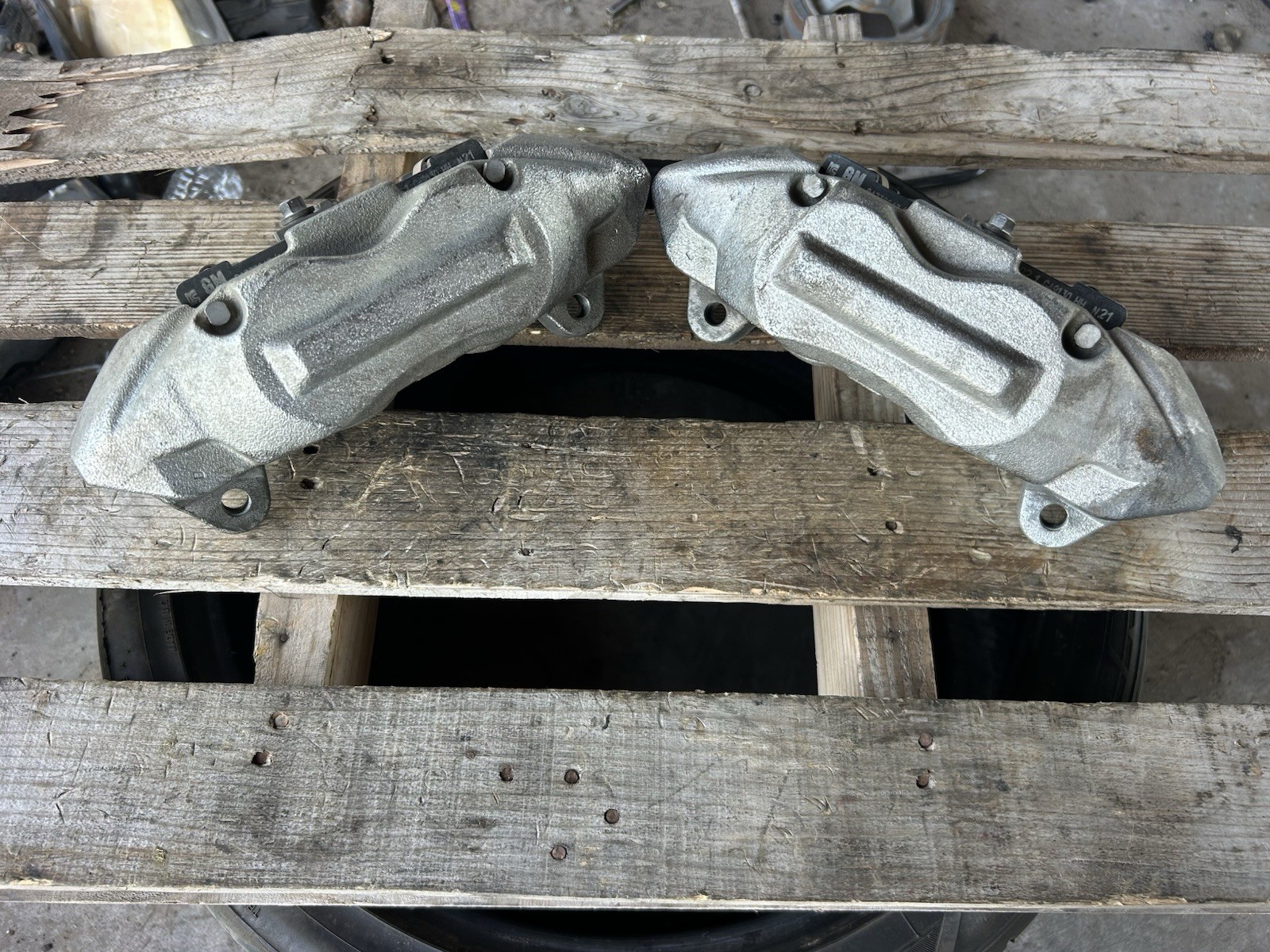 Silverado Front Brake Calipers 4 Piston 2019-2024 Good For Early Model Trucks