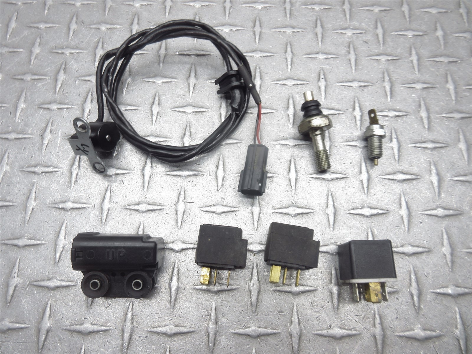 2009 09-16 Triumph Scrambler 900 Pulse Coil Pickup Ignition Oil Sensor Relay Lot