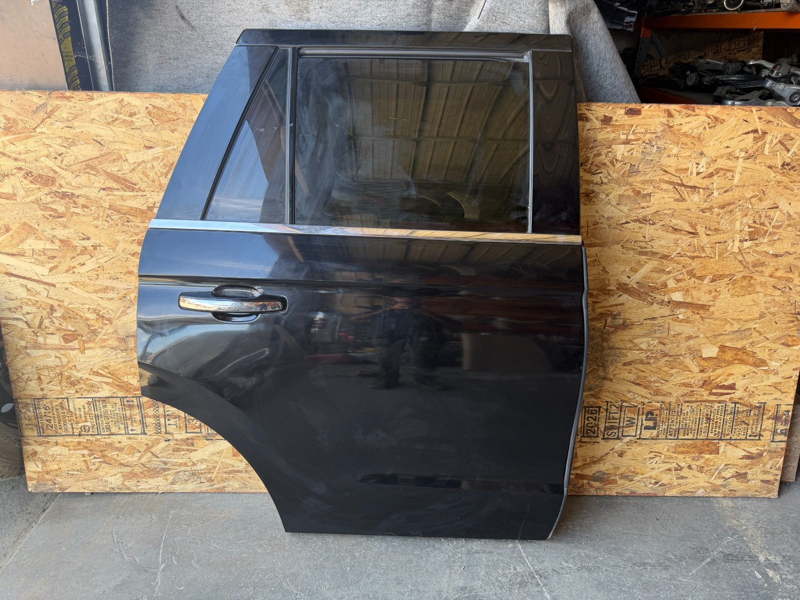 FORD EXPEDITION LIMITED 18-24 REAR RIGHT EXTERIOR DOOR W/ HANDLE GLASS OEM 180K