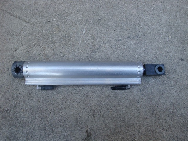 MERCEDES W209 04-09 CLK350 CLK500 MAIN TOP HYDRAULIC CYLINDER 2098000872 MERCEDES W209 04-09 CLK350 CLK500 MAIN TOP HYDRAULIC CYLINDER 2098000872