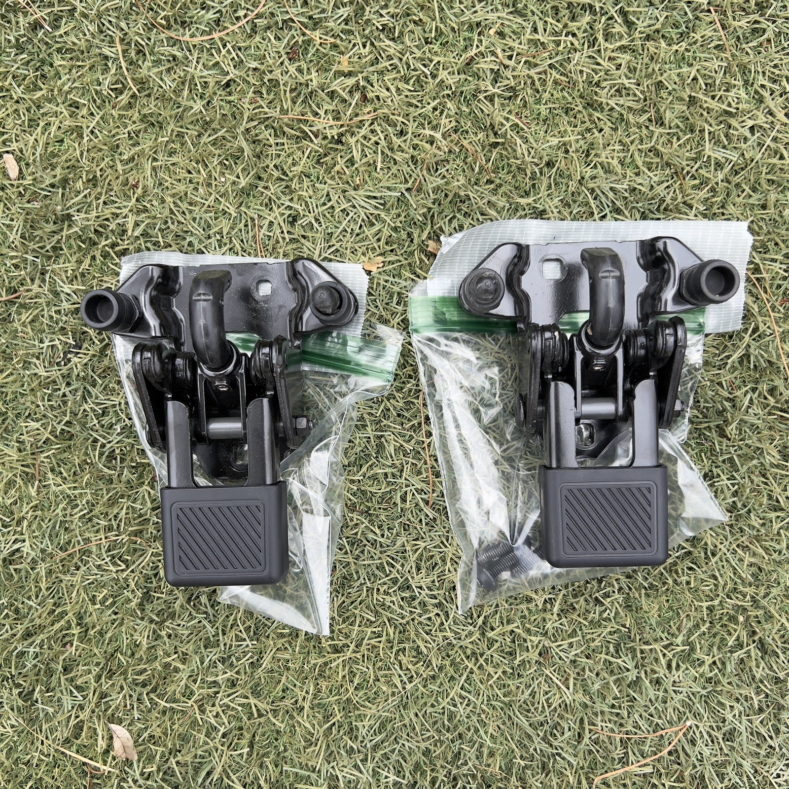 2021-25 Ford Bronco OEM Soft Top Retainer Plate Latch Handle Right/Left PAIR