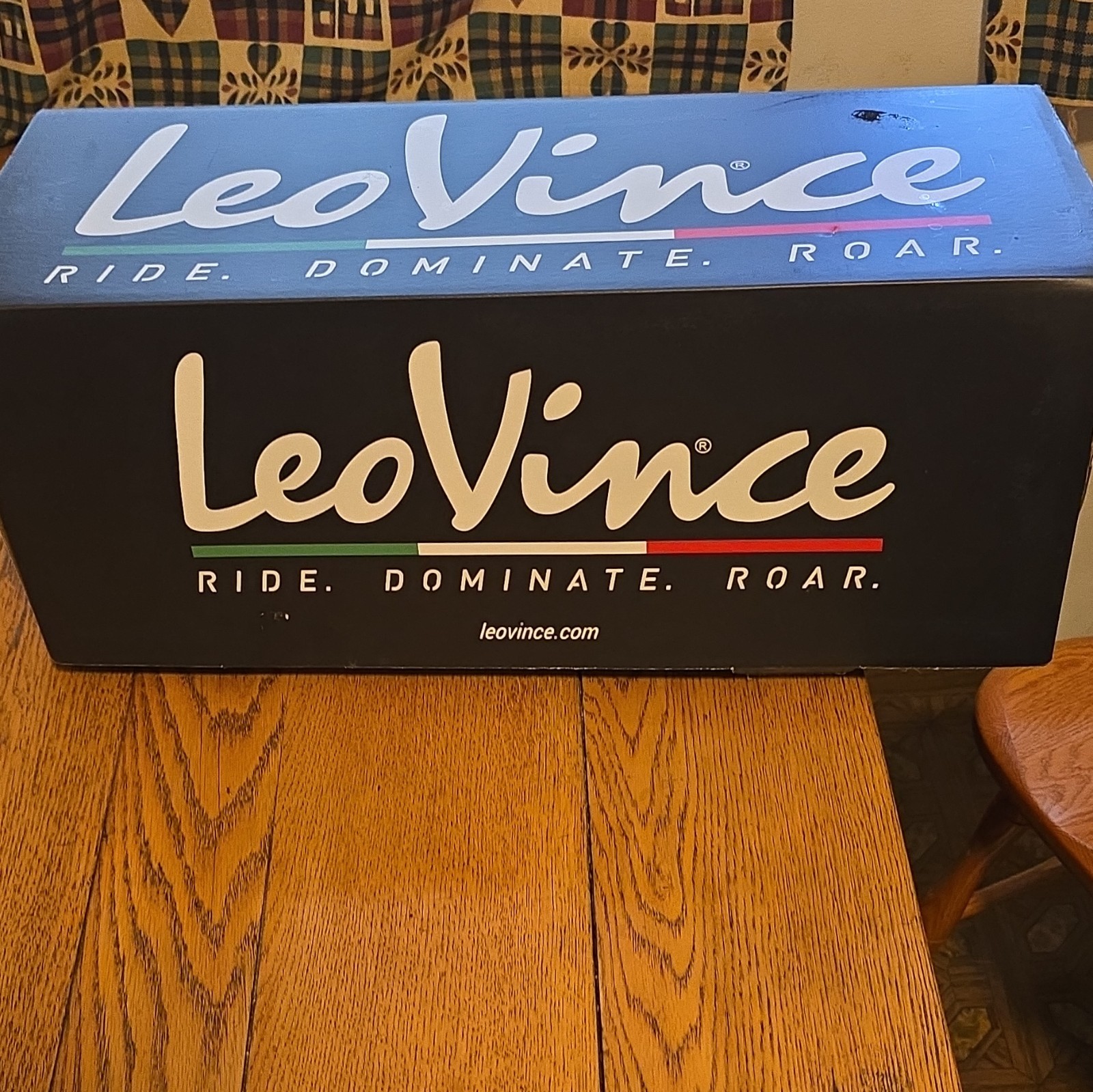Leo Vince LV-10 Slip-On Exhaust Black Edition #15203B for Yamaha MT-10/FZ-10 Leo Vince LV-10 Slip-On Exhaust Black Edition #15203B for Yamaha MT-10/FZ-10