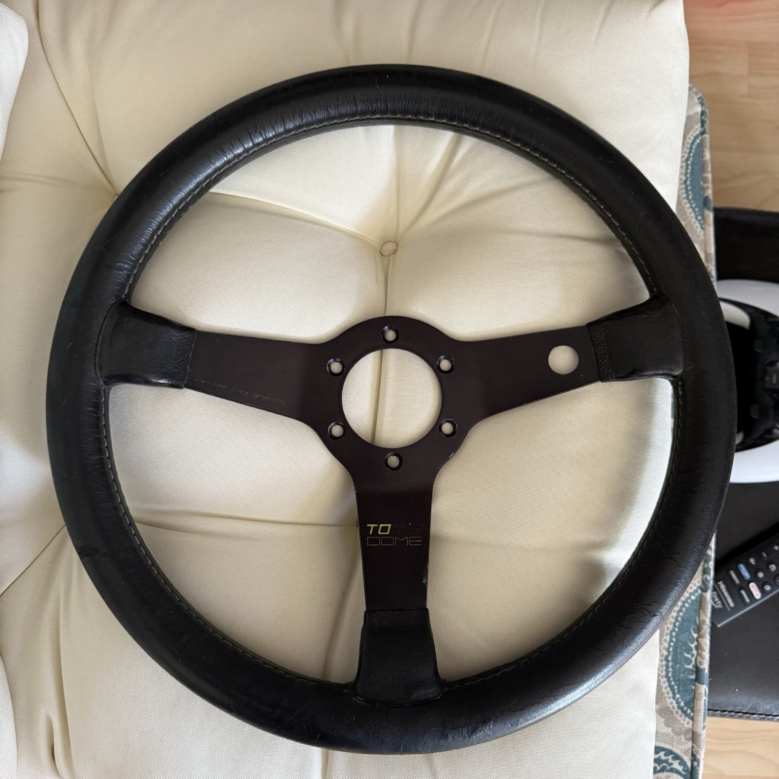 TOM’s STEERING WHEEL