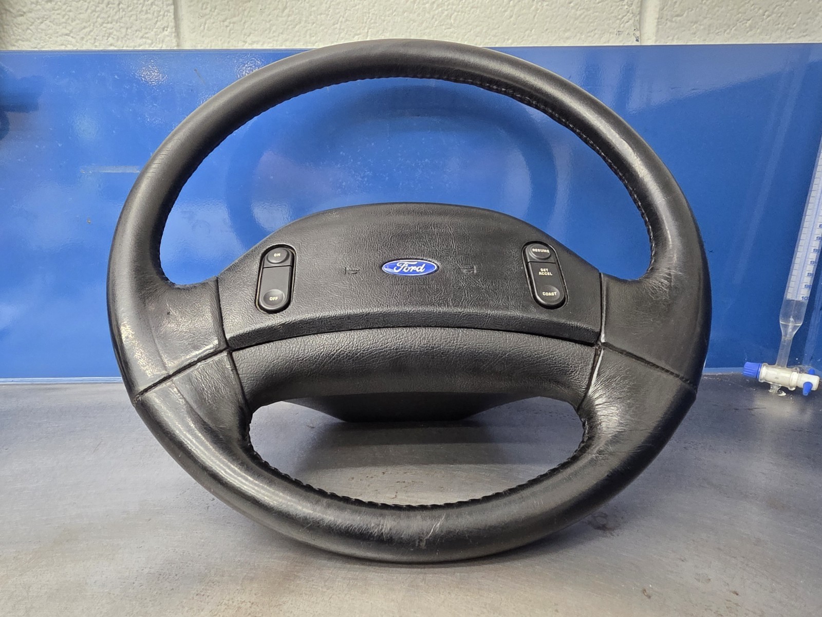 92-96 97 Leather Steering Wheel With Cruise Control F150 F250 F350 Bronco OEM 92-96 97 Leather Steering Wheel With Cruise Control F150 F250 F350 Bronco OEM