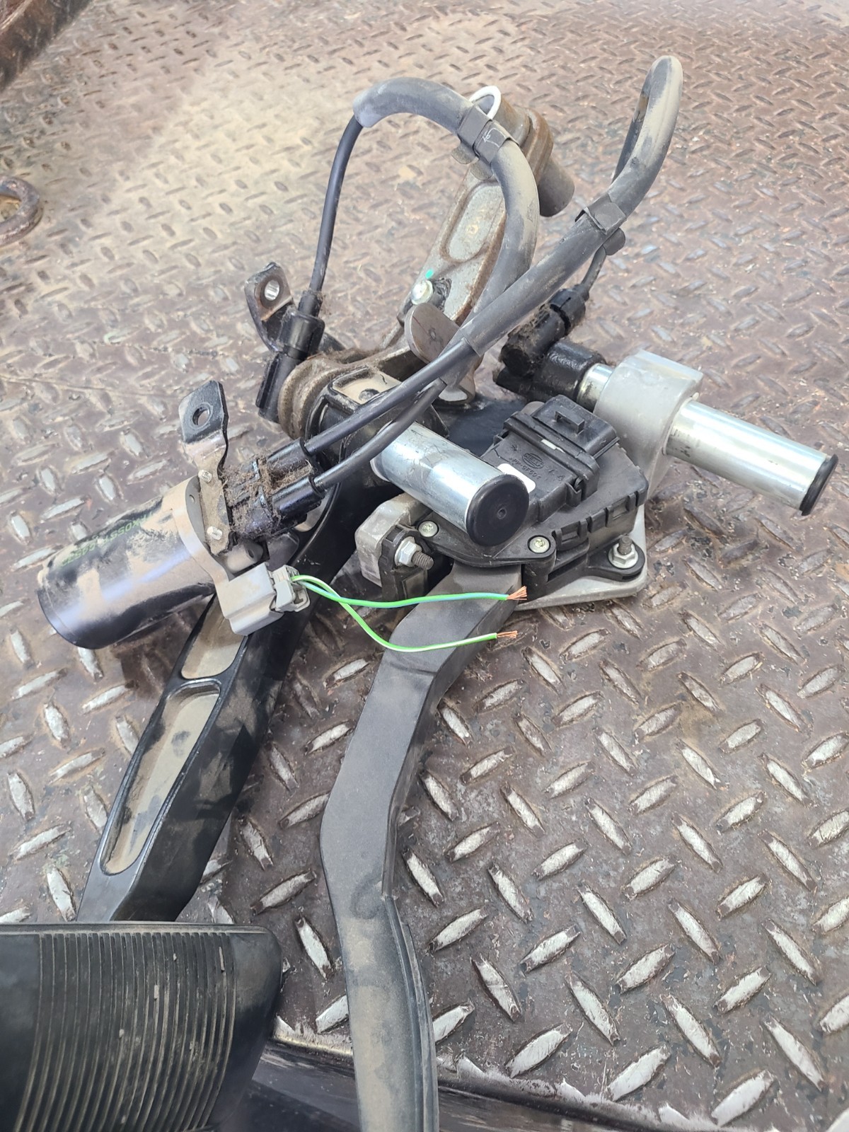 adjustable brake pedals out of 2005 ram 2500 adjustable brake pedals out of 2005 ram 2500