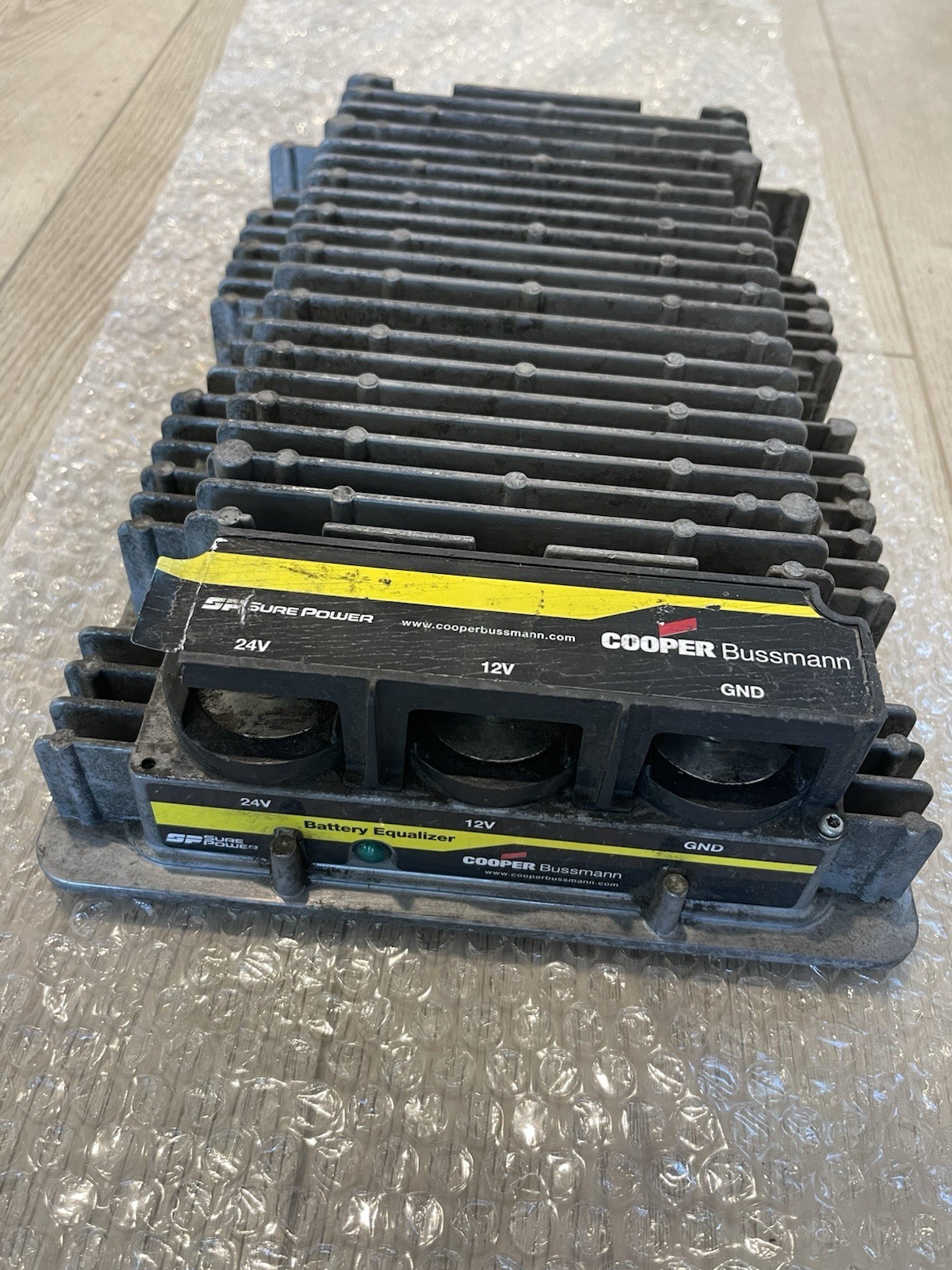 Eaton SurePower 21100E00 | USED Battery Equalizer Down Converter 24v to 12V 100A Eaton SurePower 21100E00 | USED Battery Equalizer Down Converter 24v to 12V 100A