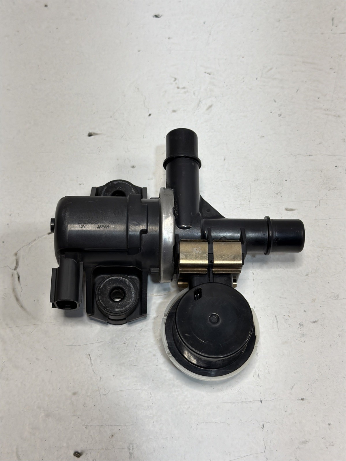 2019-2025 LEXUS ES300H EMISSION PURGE SOLENOID CONTROL VALVE OEM 2019-2025 LEXUS ES300H EMISSION PURGE SOLENOID CONTROL VALVE OEM
