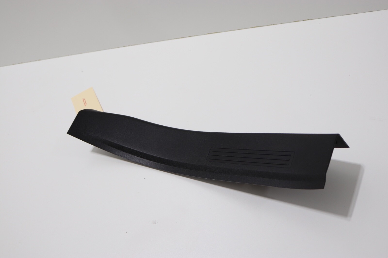 2018-2023 CHEVROLET EQUINOX REAR RIGHT DOOR SILL SCUFF PLATE PANEL OEM 84445018